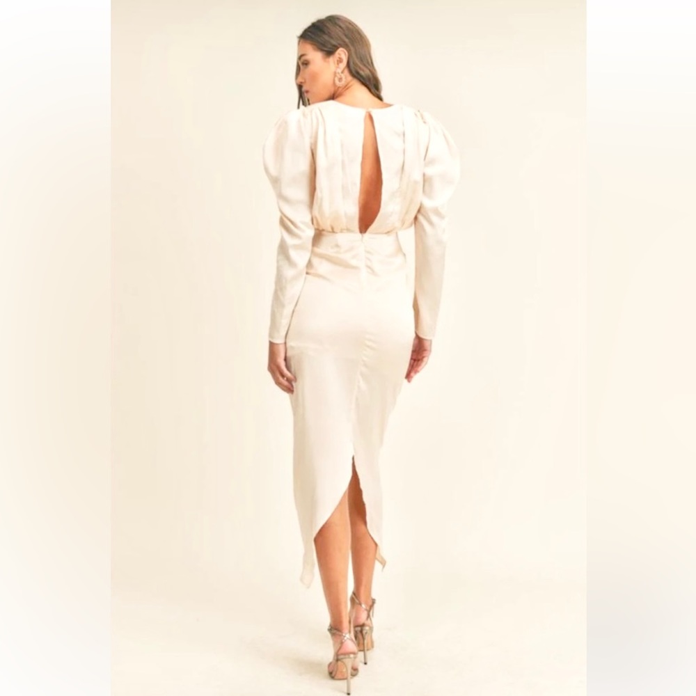 Mable maxi dress with strong sleeves and ruching NWT - Picture 3 of 11